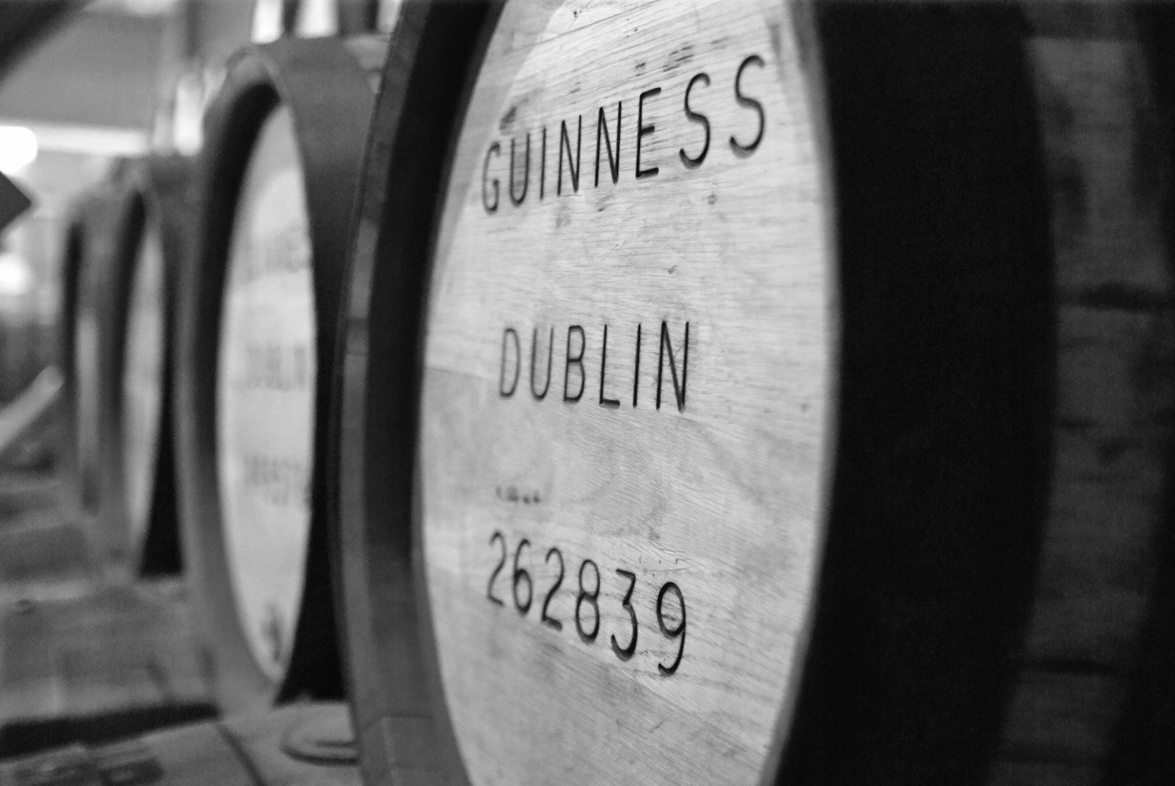 Barrels at the guinness brewery museum in Dublin, Ireland |sebastiangora (Adobe Stock)