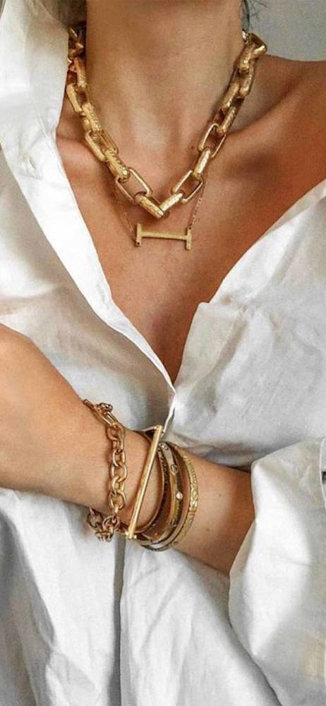 jewellery-holding-white-camellias