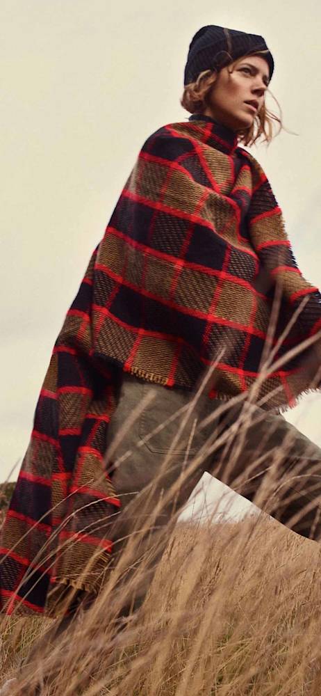 tweed-holding-portrait