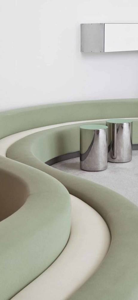 minimal-interiors-holding-paulinpaulinpaulin