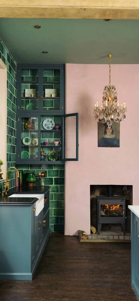 kitchen-holding-devol-kitchens