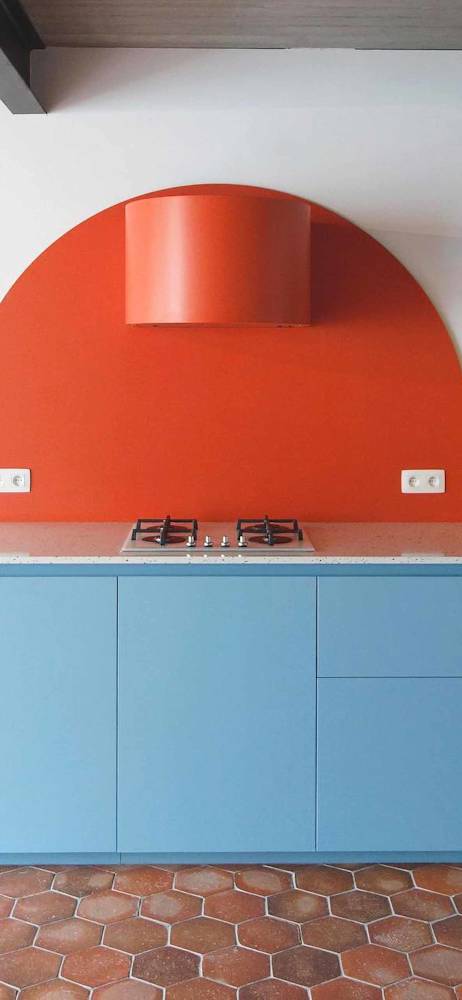 kitchen-holding-dries-otten