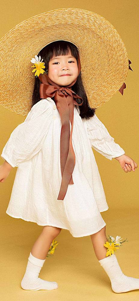 easter-kids-holding-vm-studios