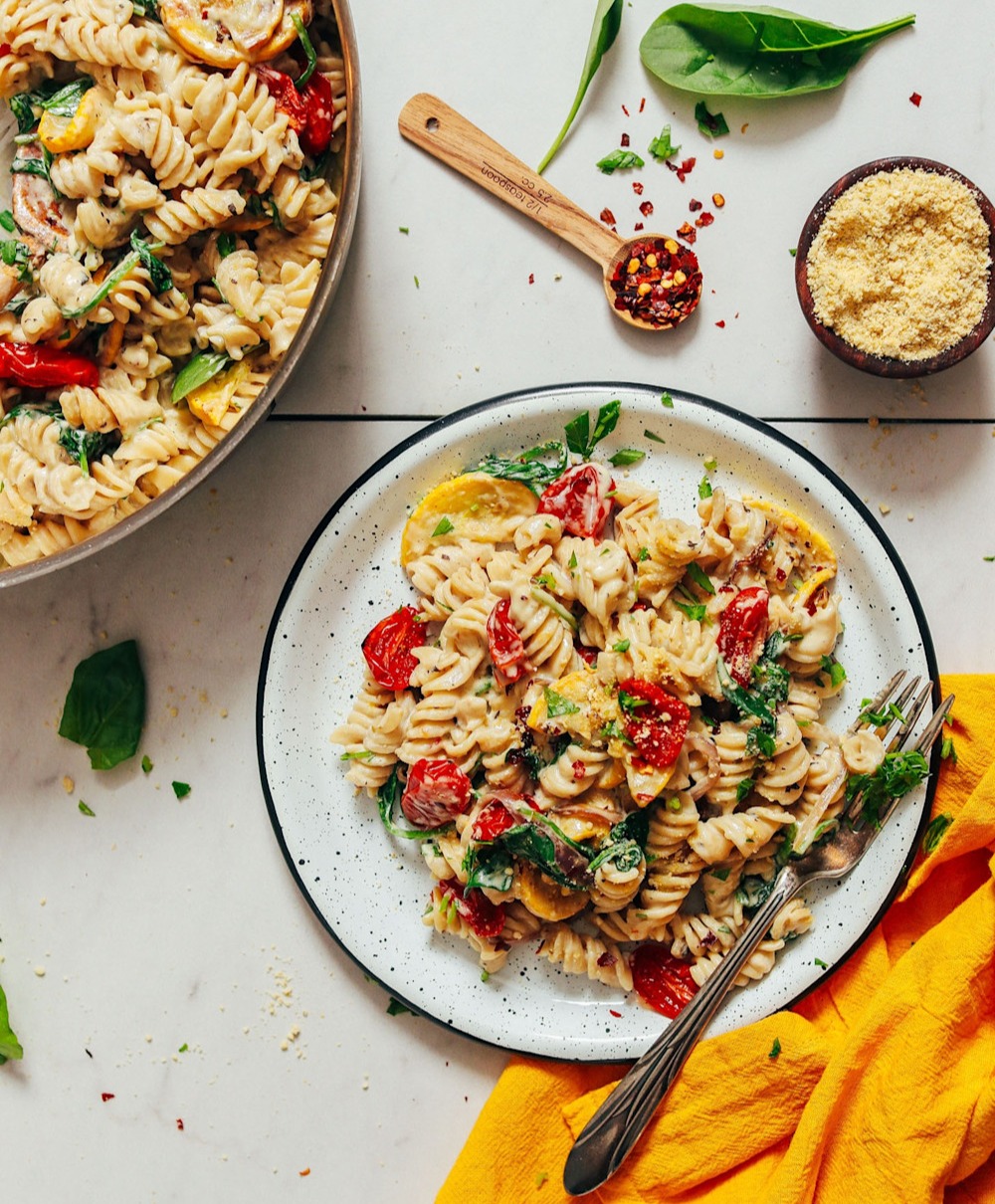 Creamy Vegan White Pasta with Summer Vegetables