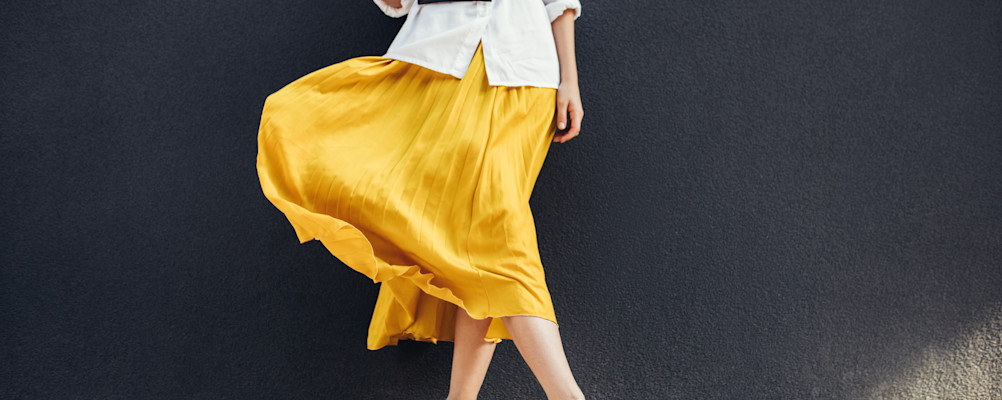 iStock-1089326536 vrouw rok dans mode