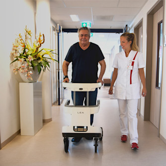 Zorgrobot Lea Robot Care Systems Spark design innovation 02 grijze layer