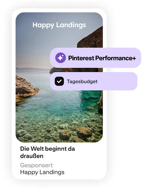 Eine Reiseanzeige zeigt eine Strandbucht mit kristallklarem Wasser.
