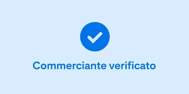 Segno di spunta blu scuro accompagnato dalla dicitura "Commerciante verificato" al centro di uno sfondo azzurro.
