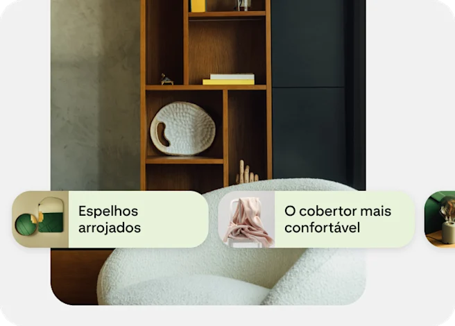 Um showcase ad de uma sala decorada também mostra itens sugeridos, como espelhos e mantas.