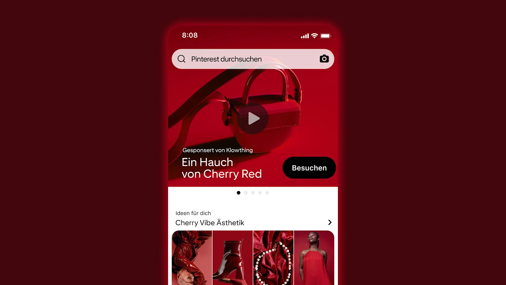 Mock-Anzeige von Premiere Spotlight im Pinterest-Suchfeed, kirschrot.