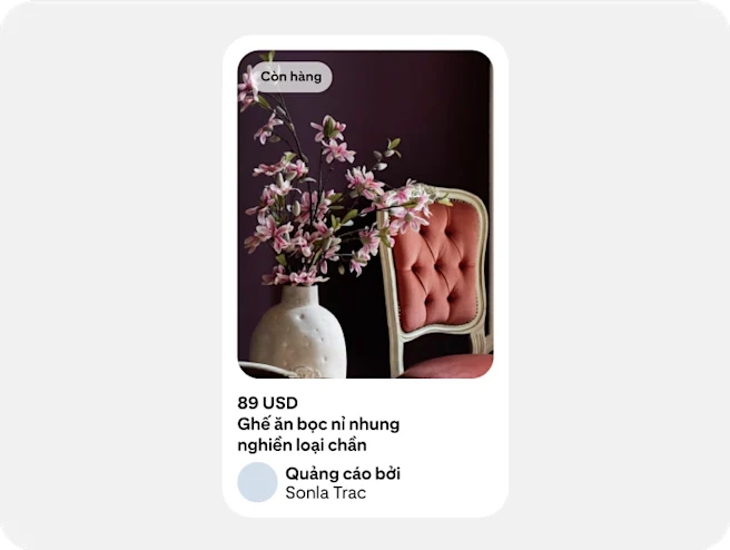 Quảng cáo mua sắm mô tả đồ nội thất cùng với thông tin về tình trạng còn hàng và giá cả.