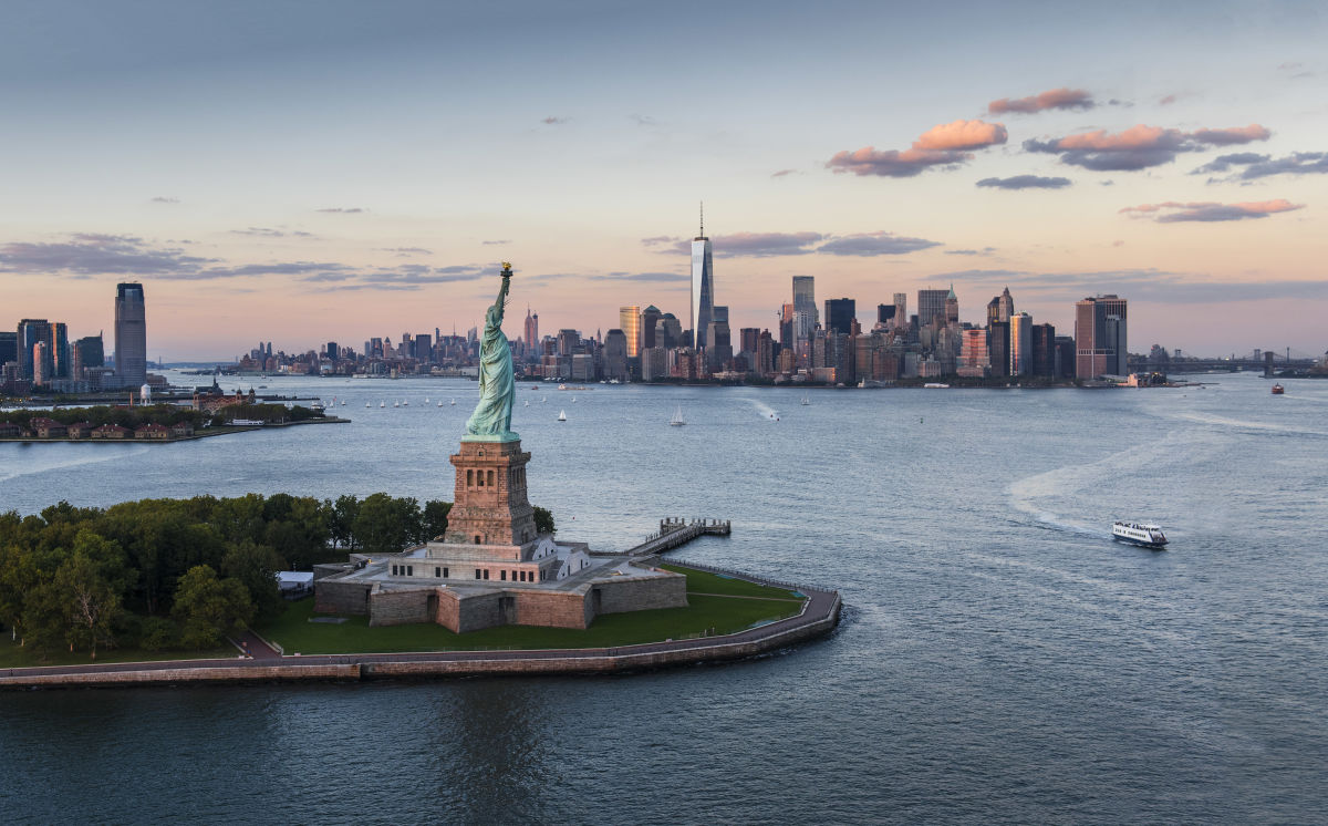 HERO 1 NYC Statue of Liberty - GettyImages-539667859 Web72DPI