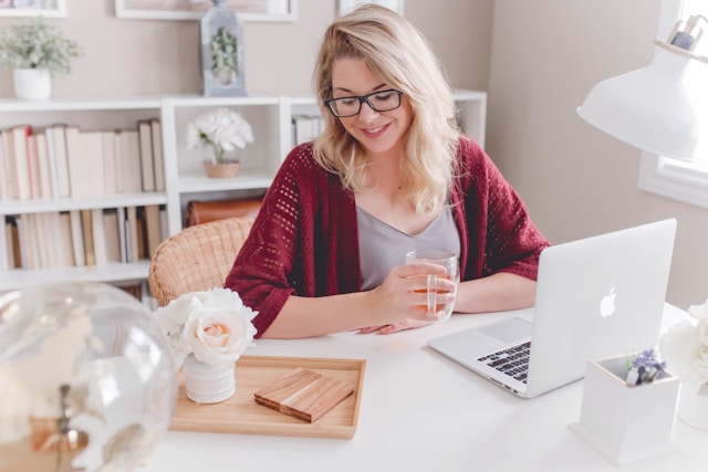 Trabajos-desde-casa-para-mujeres