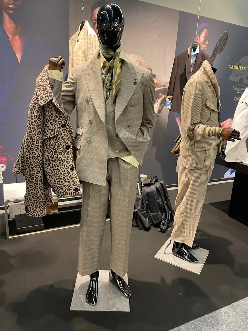 Gabriele Pasiniのクレープコットンのスーツ