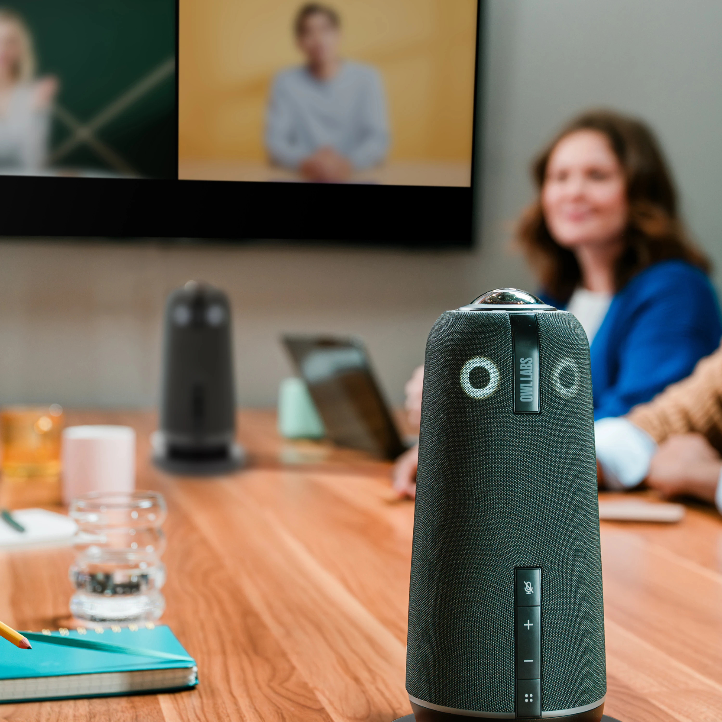 Meeting Owl 4+ Room Kit in a video conferencing meeting