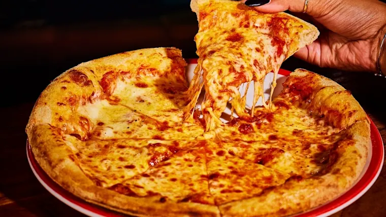 mains pizza margherita pc mains pizza margherita pc