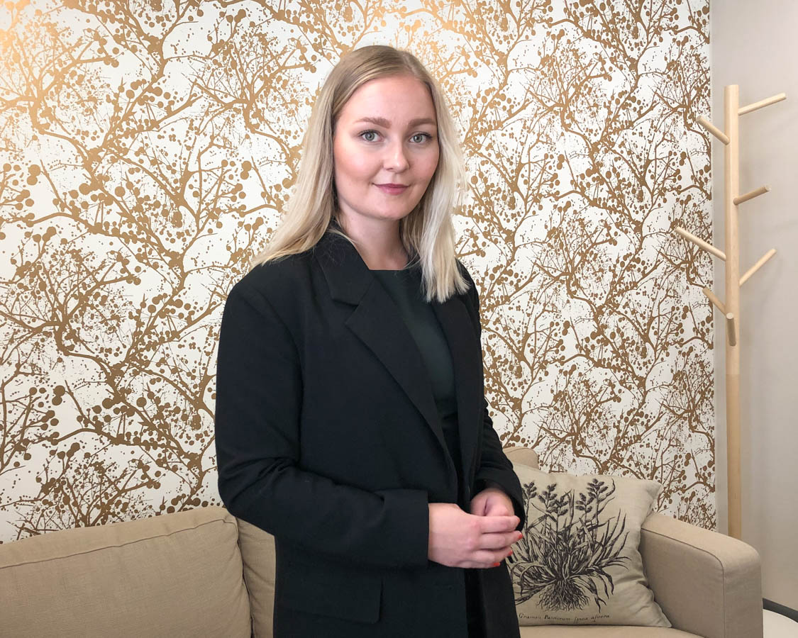 Krista Hänninen on kesätöissä palveluneuvojana Kuopion konttorilla lakipalveluissa.