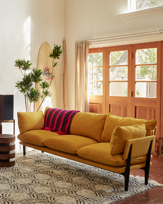 Sofa mobile masthead tall