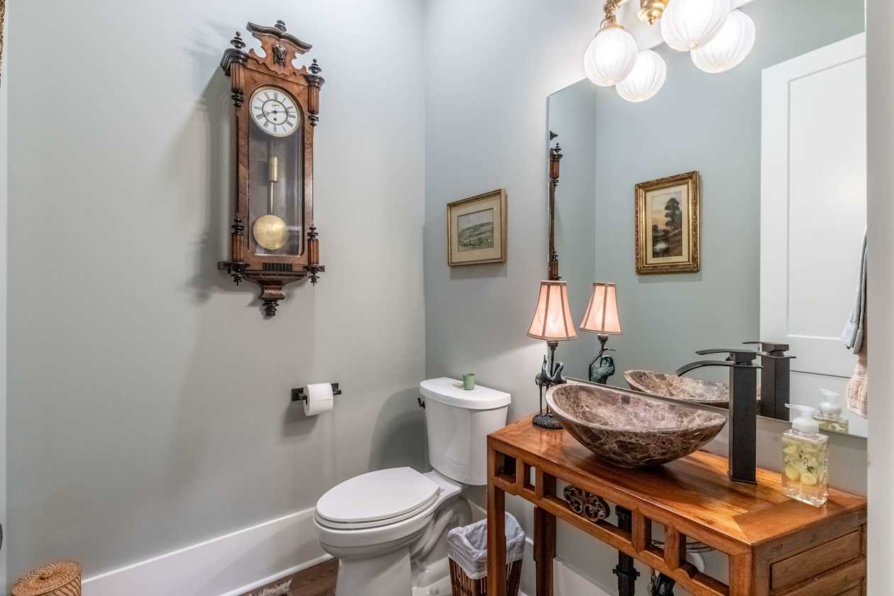Bath in Leite Home in Asheville.