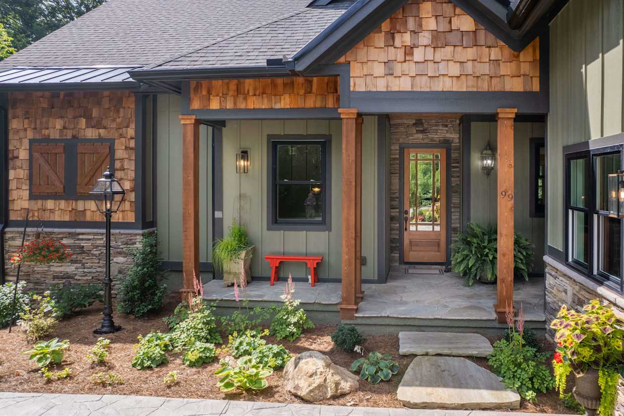 Exterior front of Leite home in Asheville.