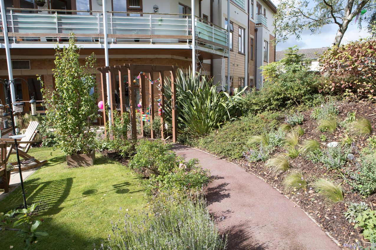 Belong Crewe - Outdoor space and gardens