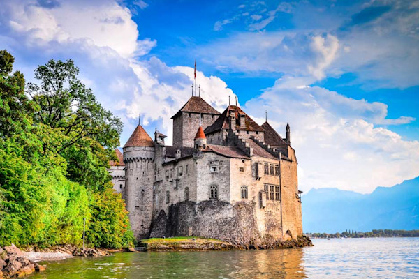 Use images with buildings as backgrounds and wallpapers