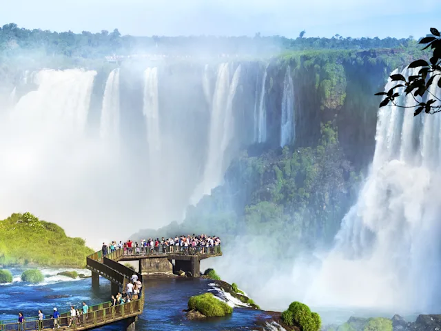 Iguazu-Falls-brazil-waterfalls-swiper-hero-gallery