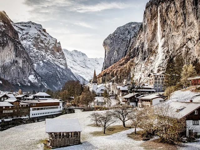 lauterbrunnen-village-switzerland-waterfall-winter-swiper-hero-gallery