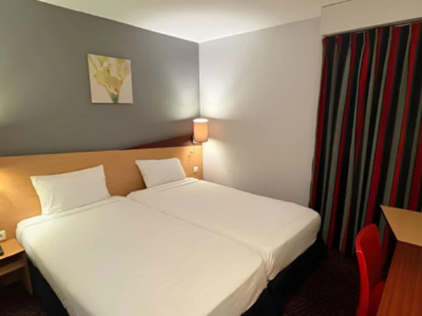 kyriad-dijon-gare-room