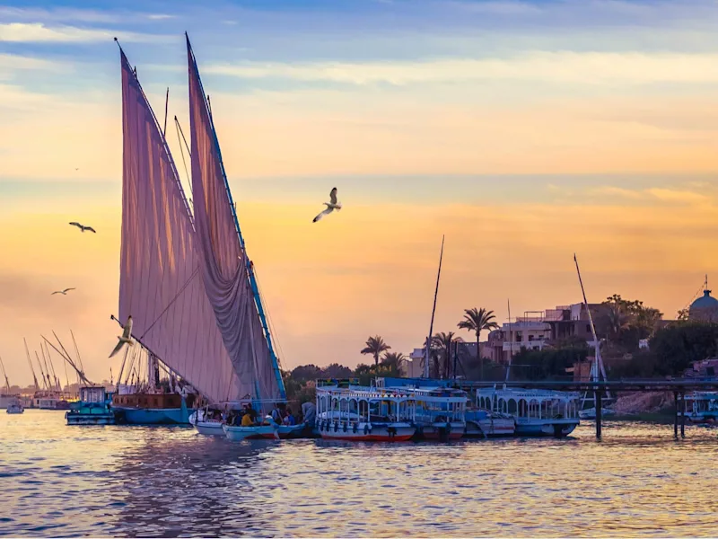 traditional--felucca-voyage-on-sail-vessel-nile-river-cruise