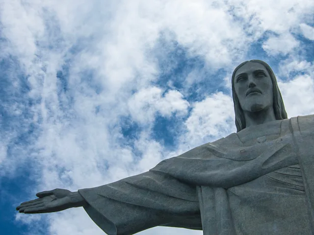 Christ-the-Redeemer-statue-brazil-rio-swiper-hero-gallery