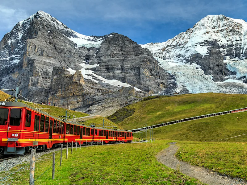 Train-to-Swiss-Alps-expat-explore