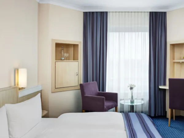 intercityhotel-kiel-room