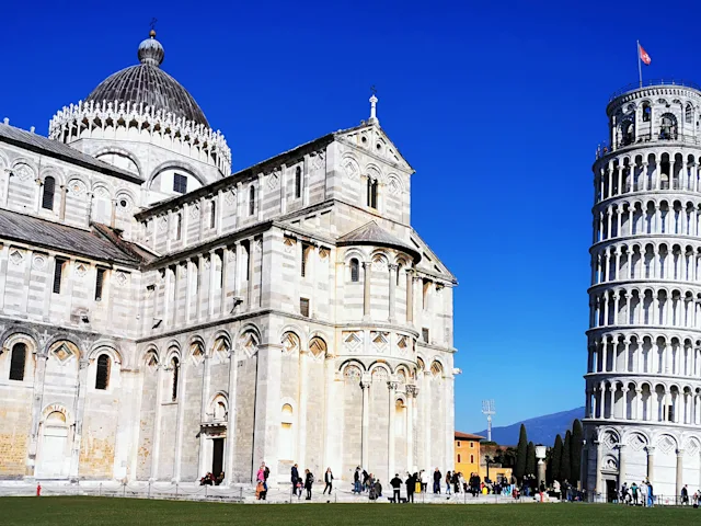Leaning-Tower-of-Pisa-Italy