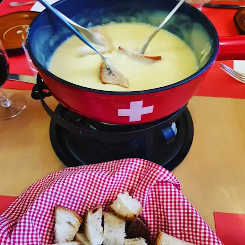 swiss-fondue-_scouserontour