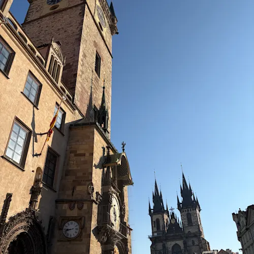prague-czech-republic-square-old-town-_expatexplore