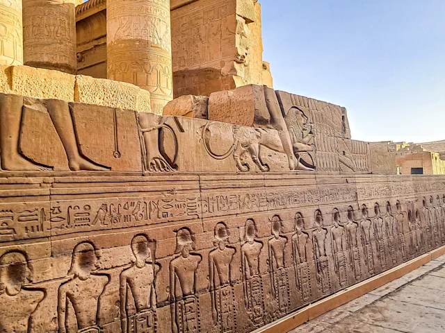 temple-kom-ombo-egypt-swiper-hero-gallery
