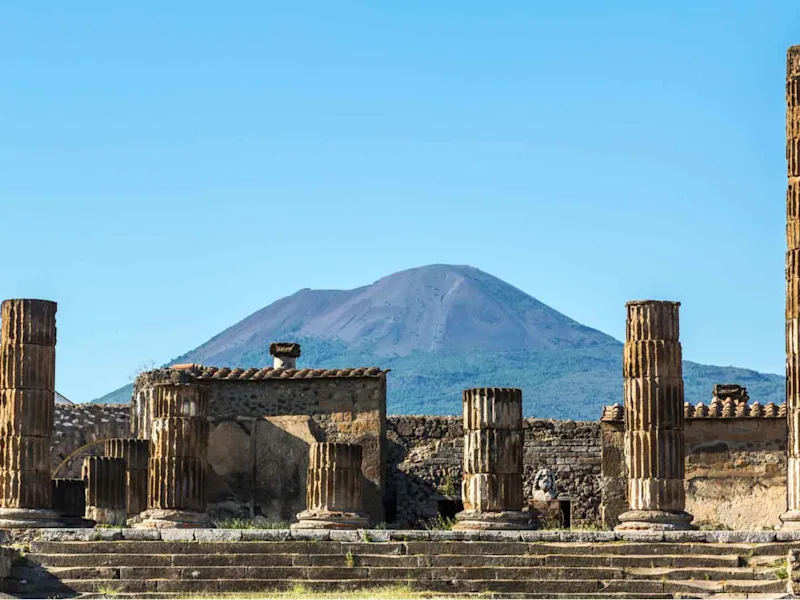 mount-vesuvius-pompeii-italian-delights