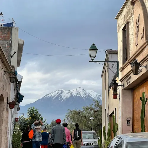 arequipa-volcano-peru-south-america-travel-tour-group-_zemaexpatleader