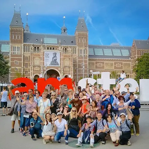 Instagram-amsterdam-netherlands-group-1-_timthetourmansayer