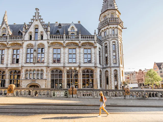 Ghent-Belgium-street-swiper-hero-gallery