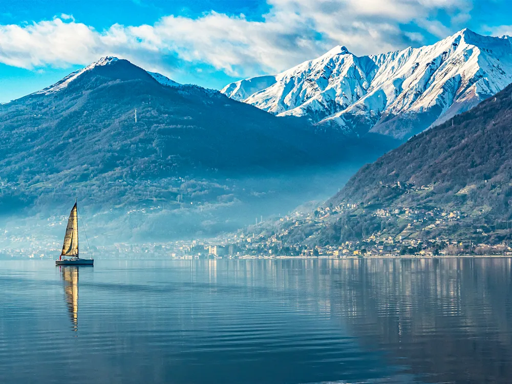lake-como-italy-winter-mountains-swiper-hero-gallery