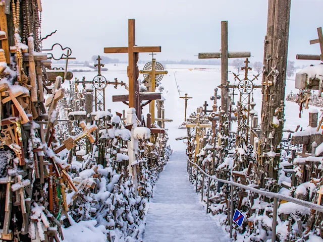 hill-of-crosses-lithuania-winter-snow-swiper-hero-gallery