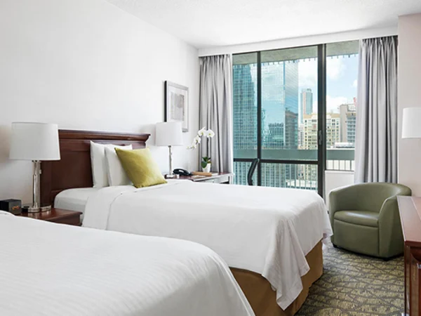 chelsea-hotel-toronto-room