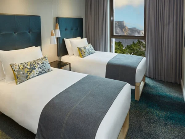 StayEasy-Cape-Town-City-Bowl-twin-hotel-room-south-africa