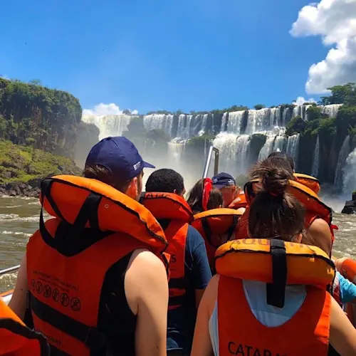 iguazu-iguassu-falls-brazil-argentina-guided-tour-_zemaexpatleader