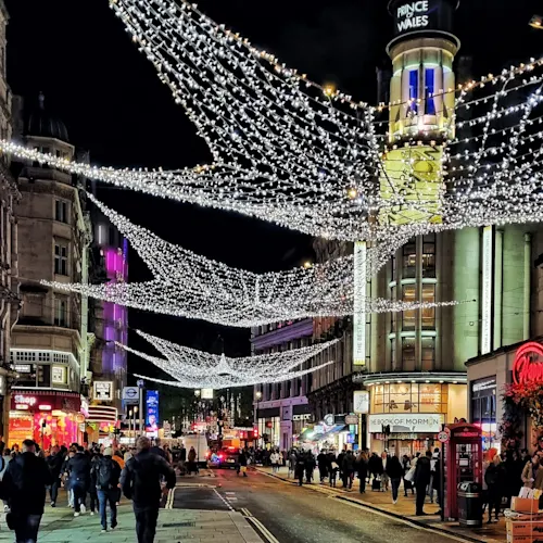 london-england-festive-decoration-instagram-_jenchiat