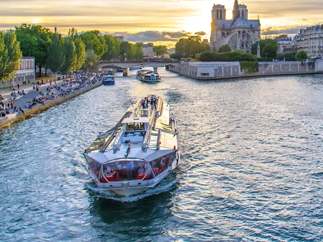 River-Seine-River-Cruise-Paris
