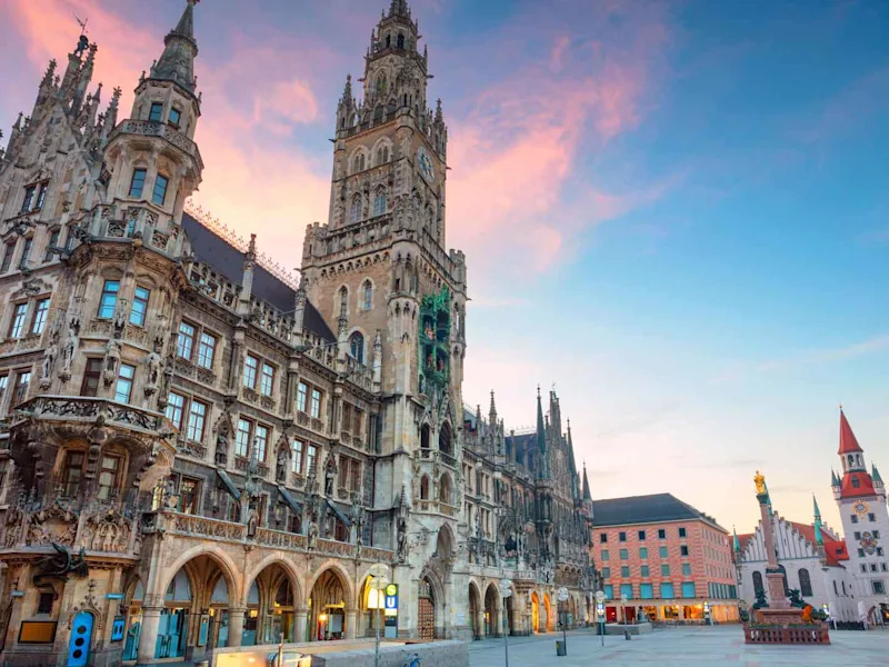 munich-cityscape-image-marien-square-western-adventure-day13-1