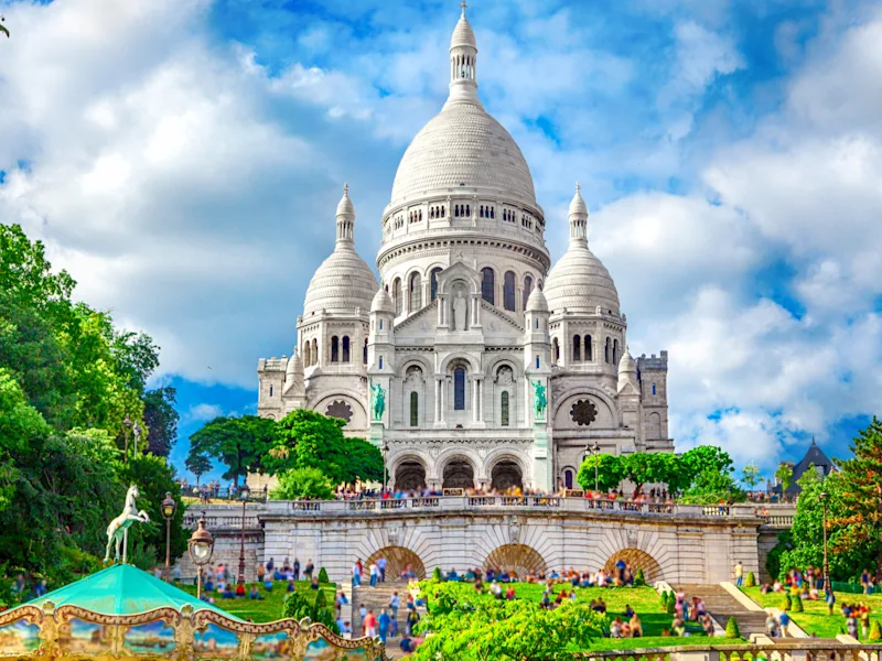 Basilica-Sacre-Coeur-in-Montmartre-Paris-France